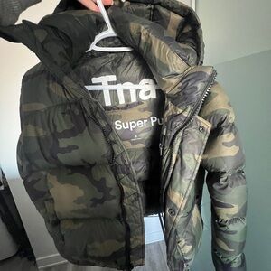 Aritzia Tna Camouflage Super Puff Jacket